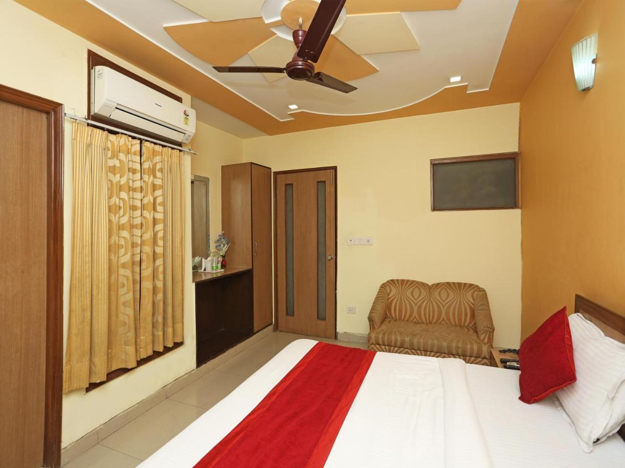 Airport Hotel Ambrosia New Delhi Exterior photo
